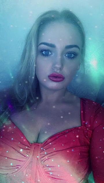 @KayLouise👅x