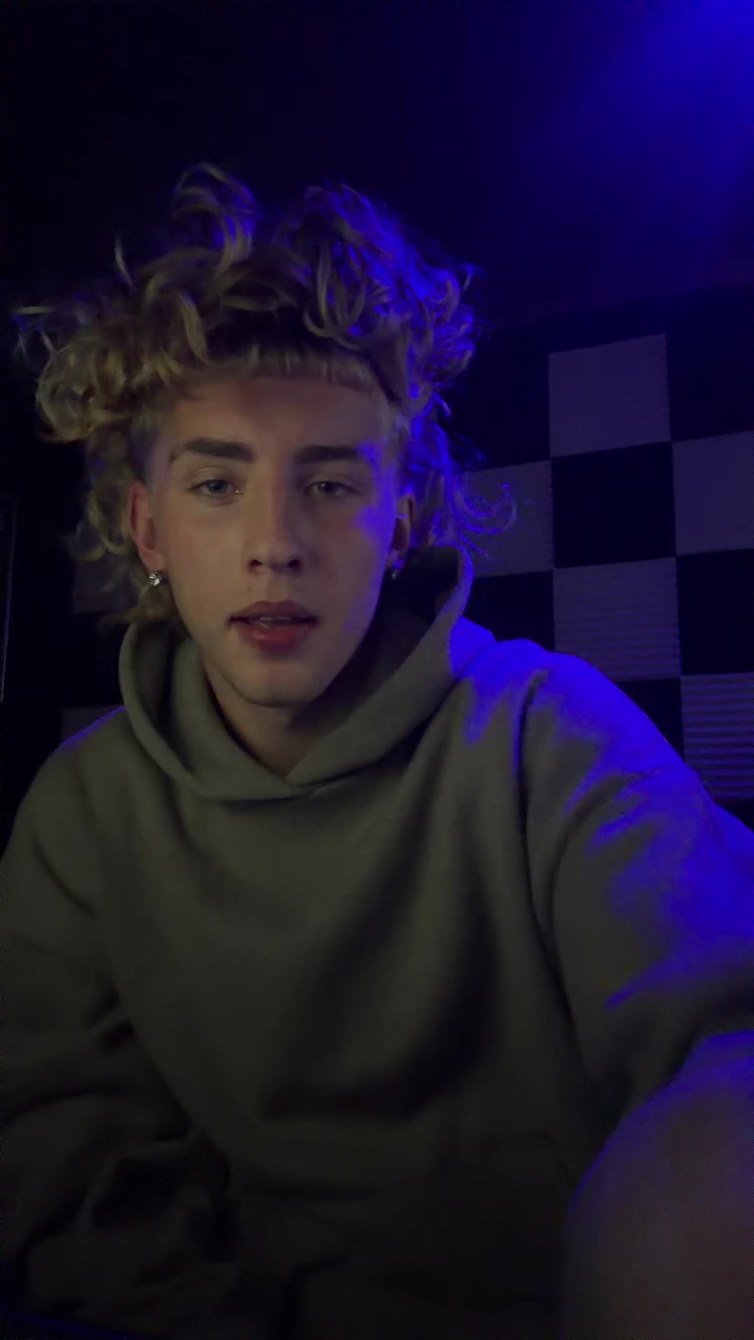 @whiteboi👨🏼🦱