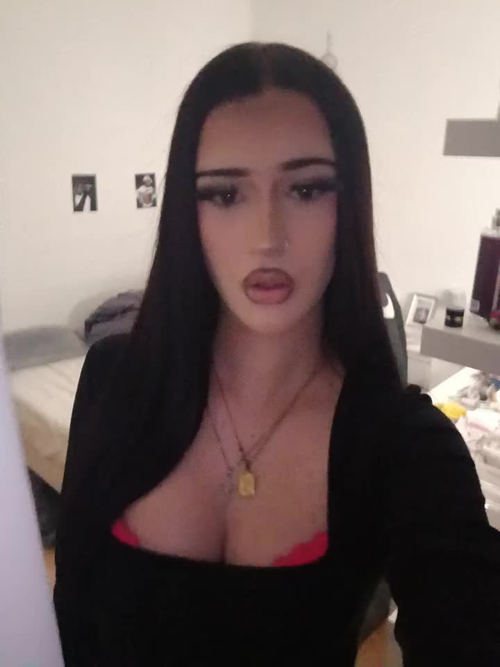 @𝓔𝓵𝓵𝔂❄️
