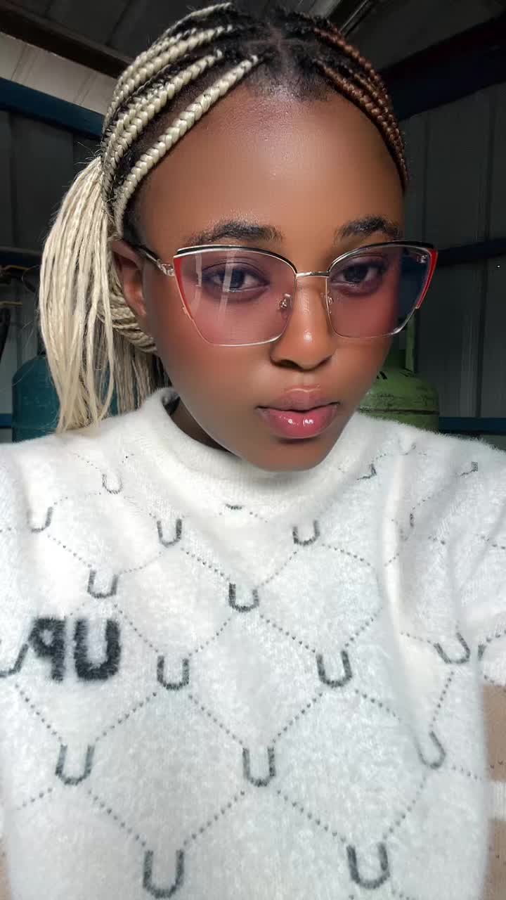 @𝕻𝖔𝖒𝖇𝖎𝖊𝖄𝖆𝕹𝖟𝖔𝖚🐘❤️
