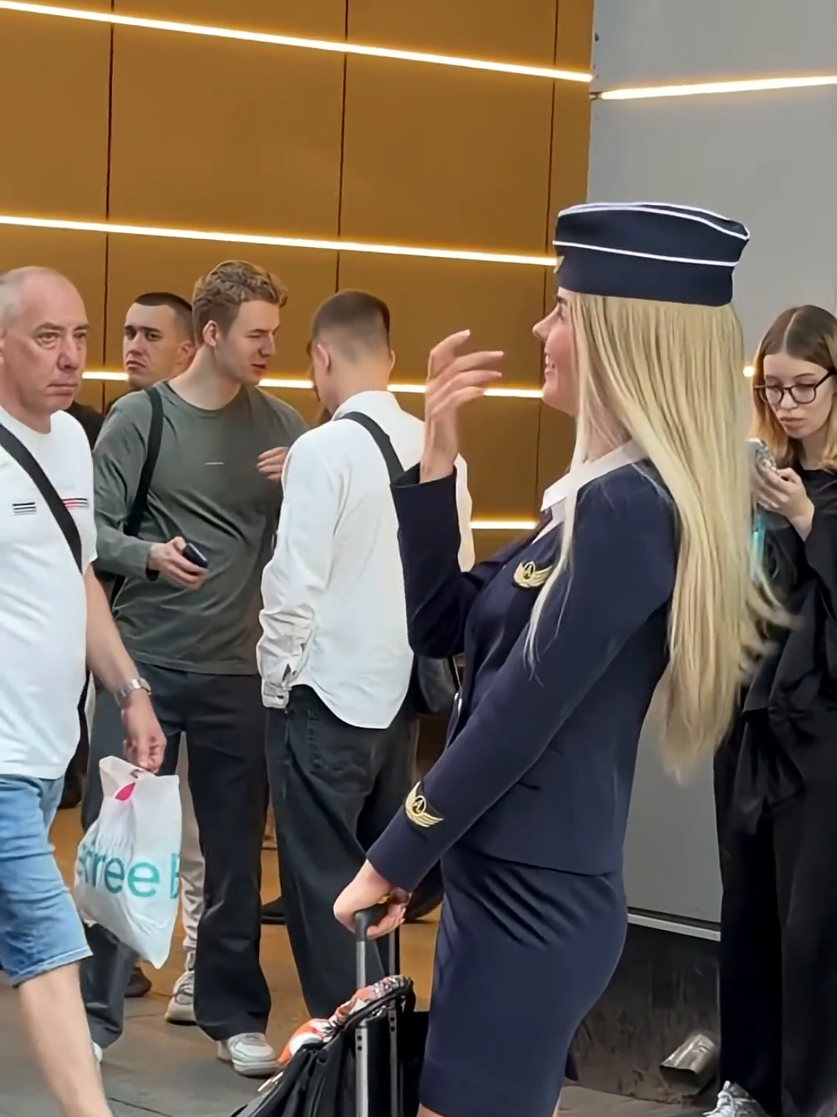 @Ryanair Cabin Crew