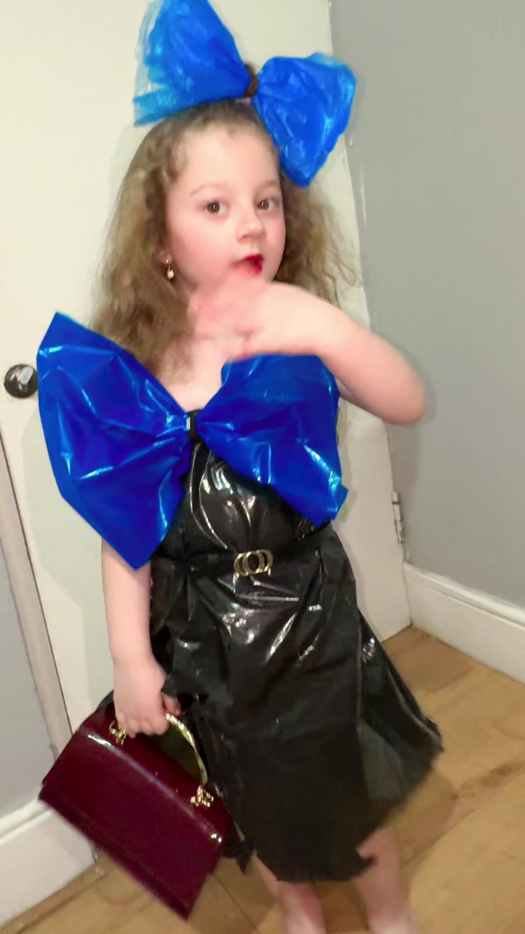 @angelina0116