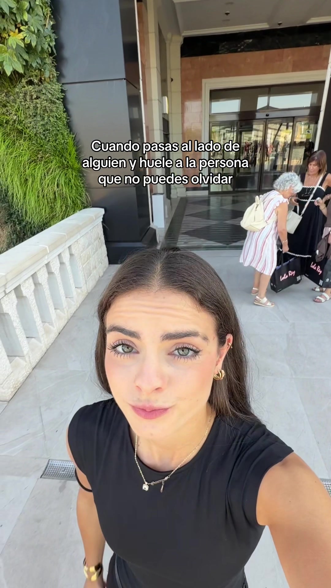 @LUCIA DE LA PUERTA