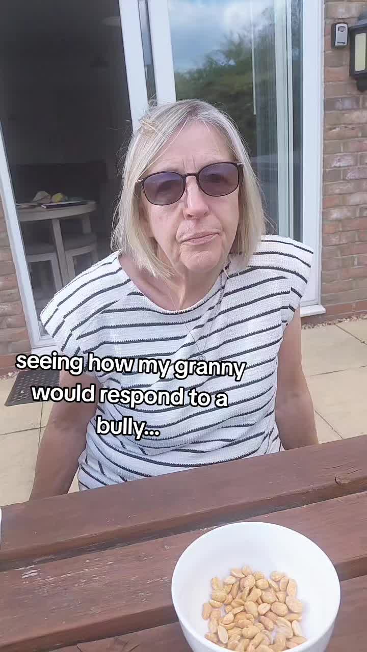 @Granny_In_The_Groove