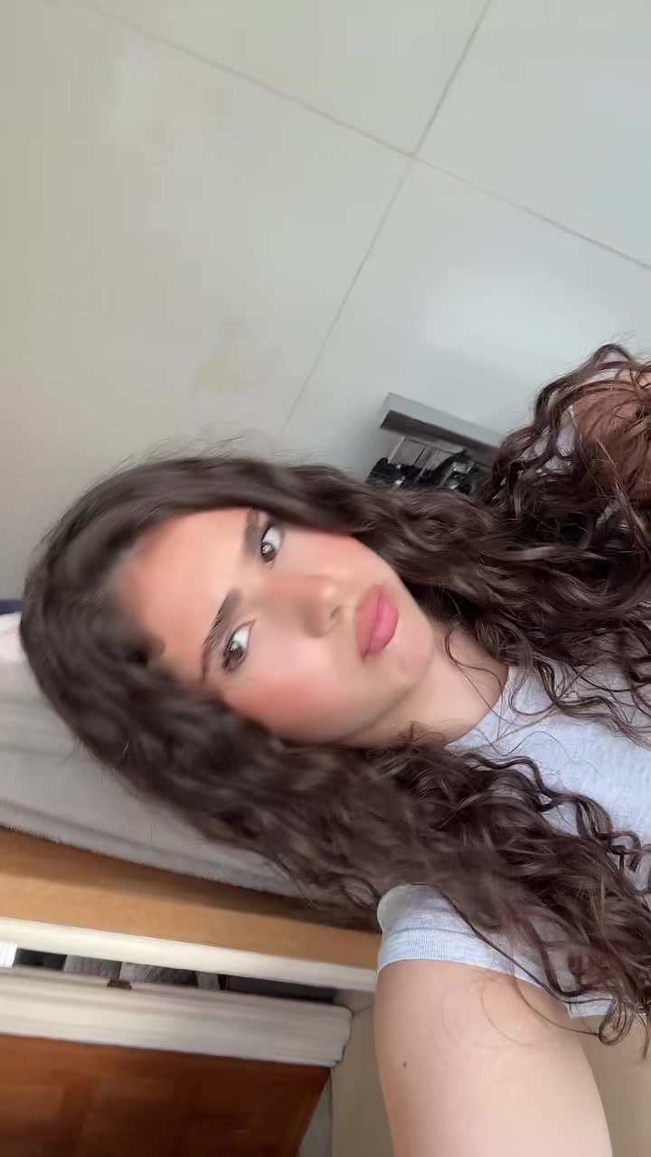 @𝒻𝒾𝓁𝒾𝓏.