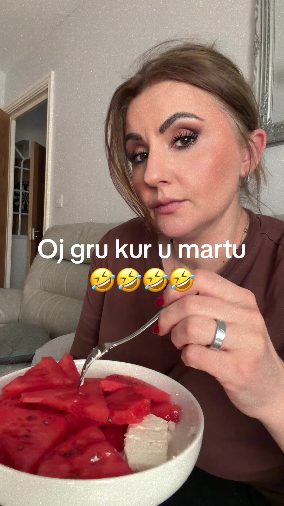 @Esmi.