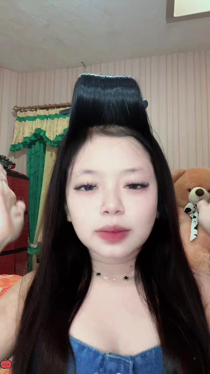 @Moniccc26__