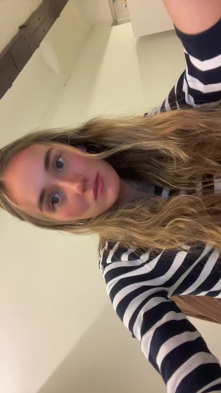 @Elenacadaavid