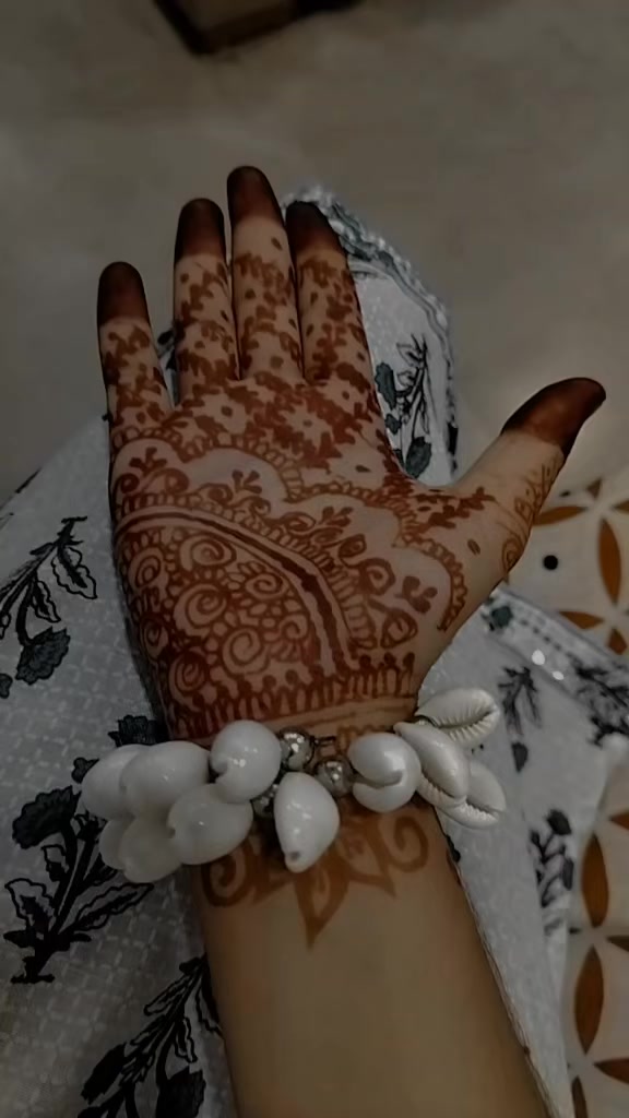 @Kalie (कली)