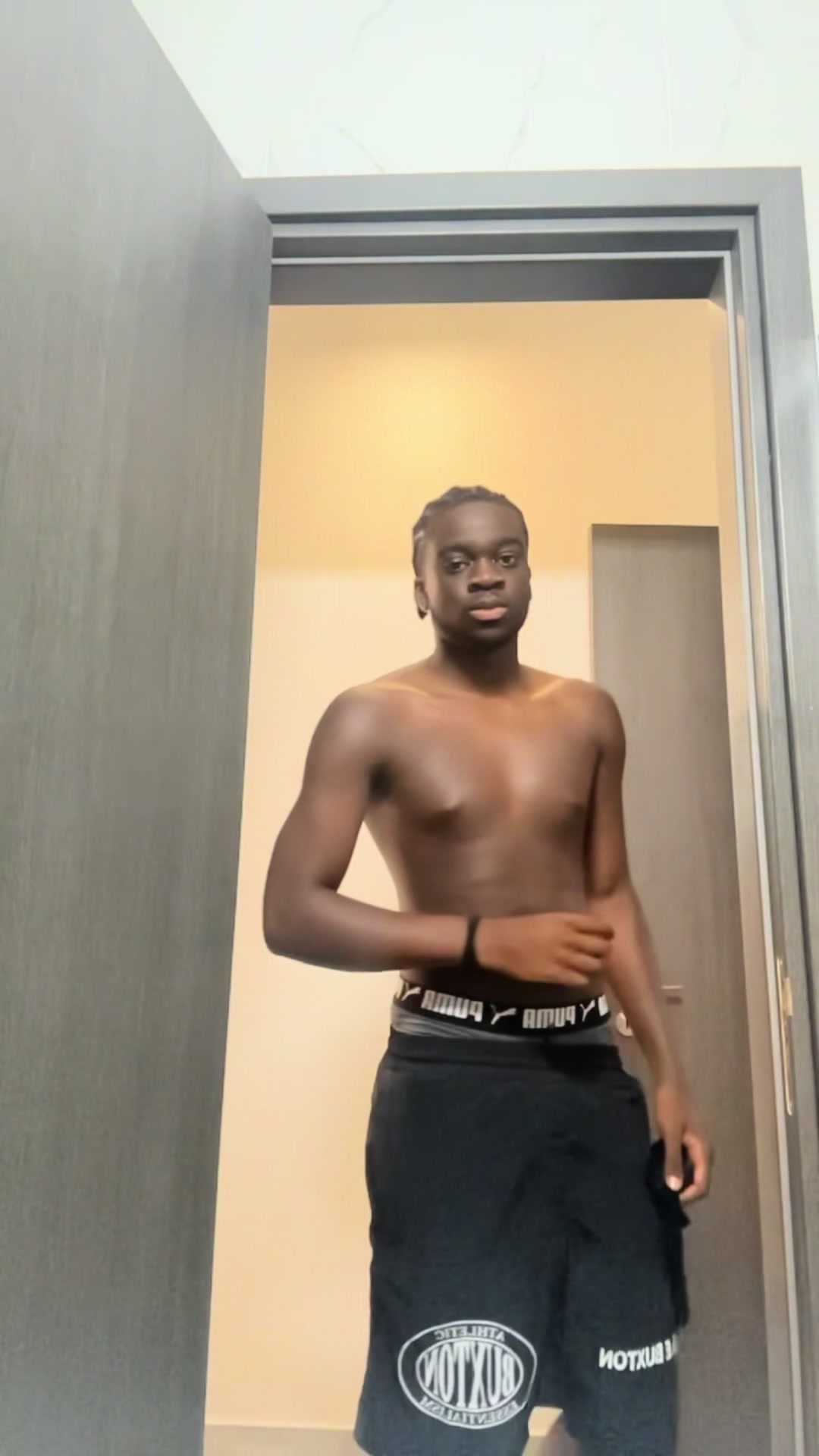 @2.ade