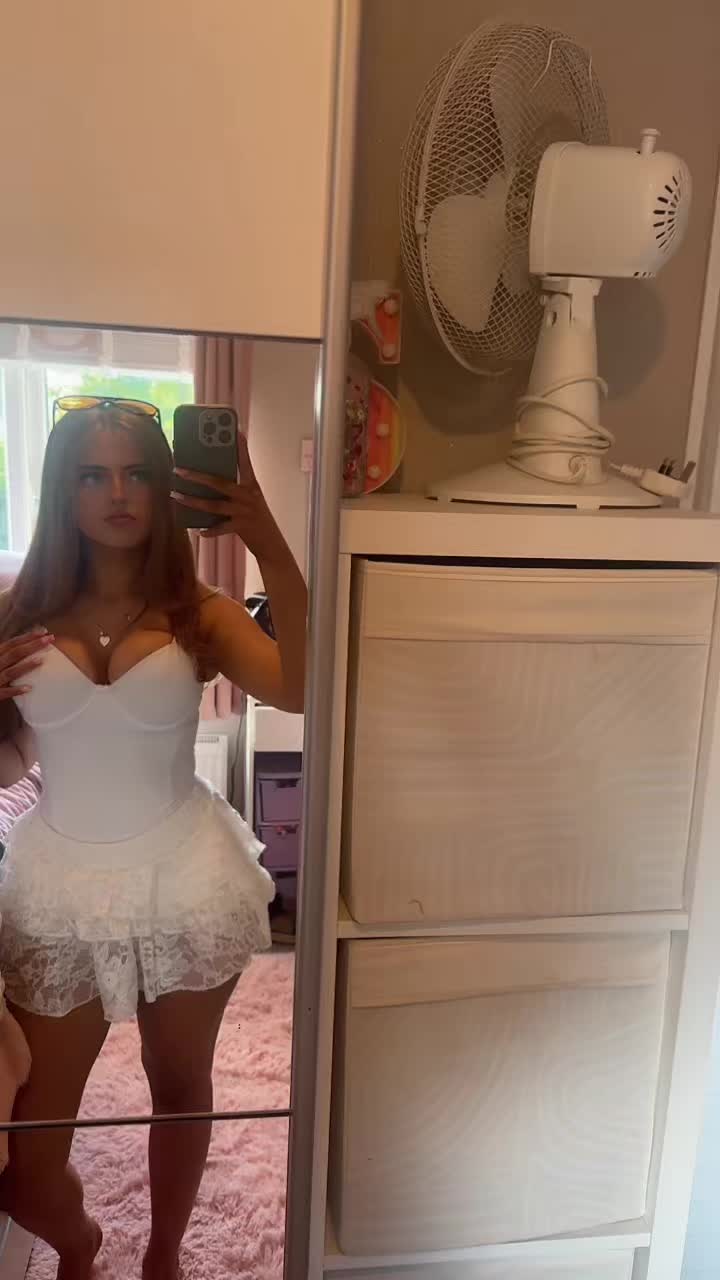 @sienna lee