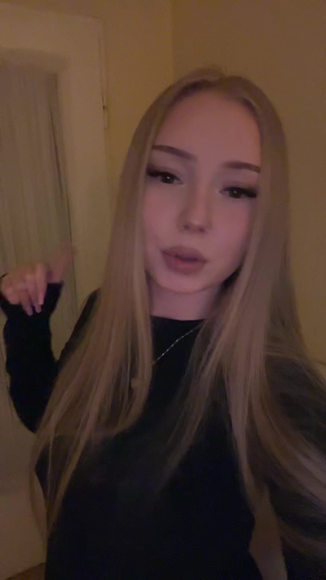 @ameliaᥫ᭡
