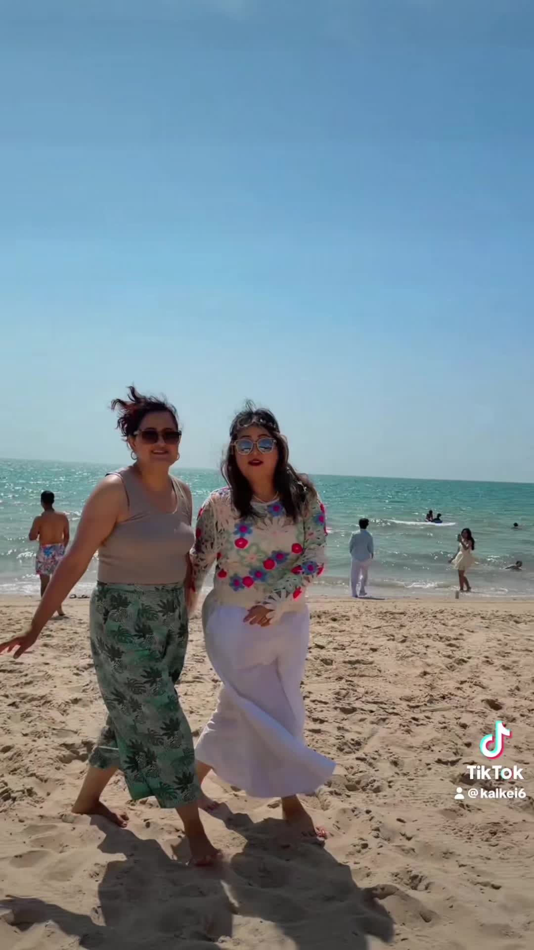 @Kalps 🦋🦄🌷