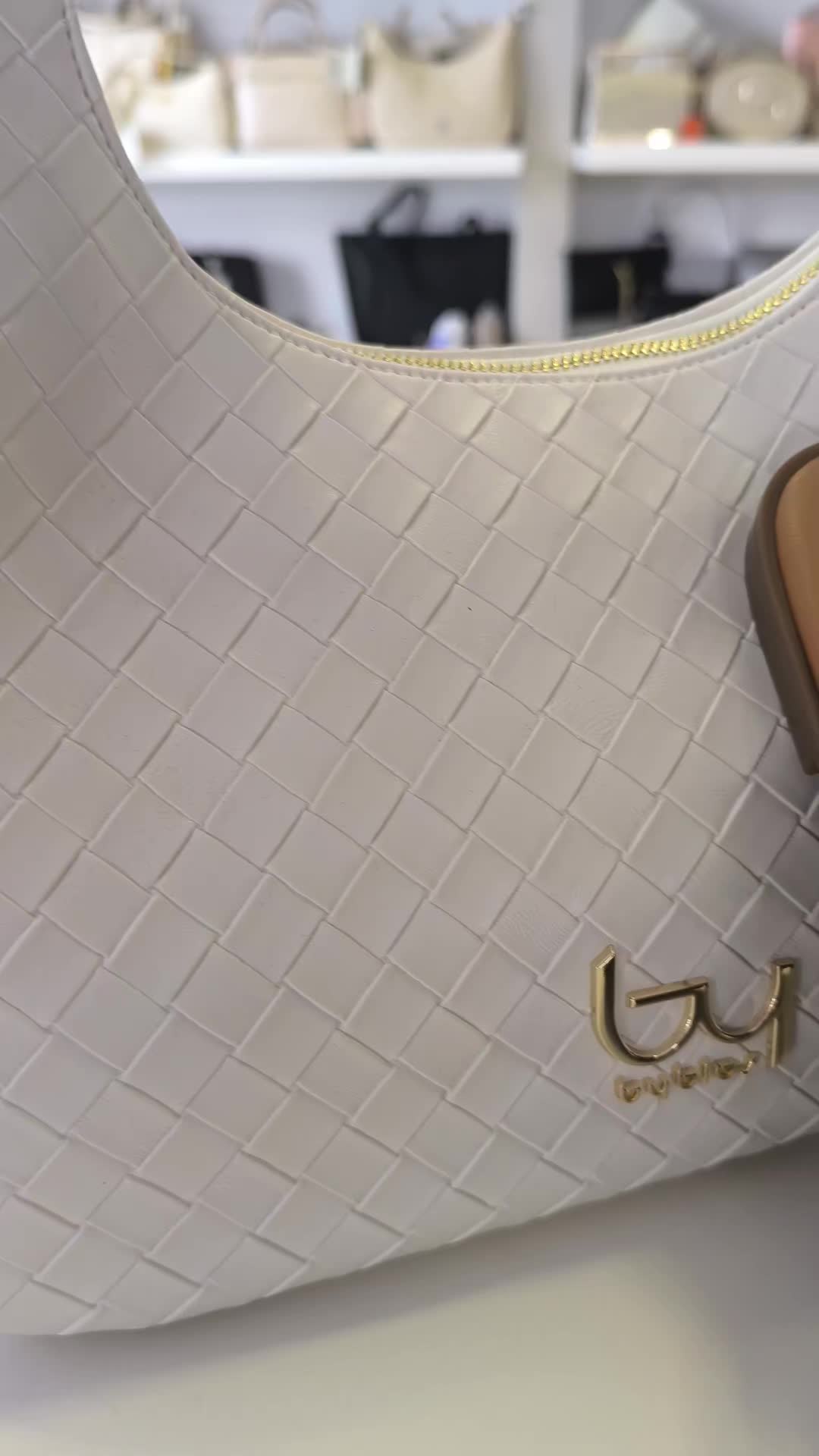 @avantage shoes