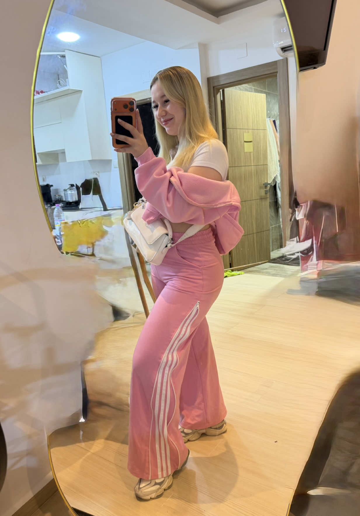 @rachel.guilbert