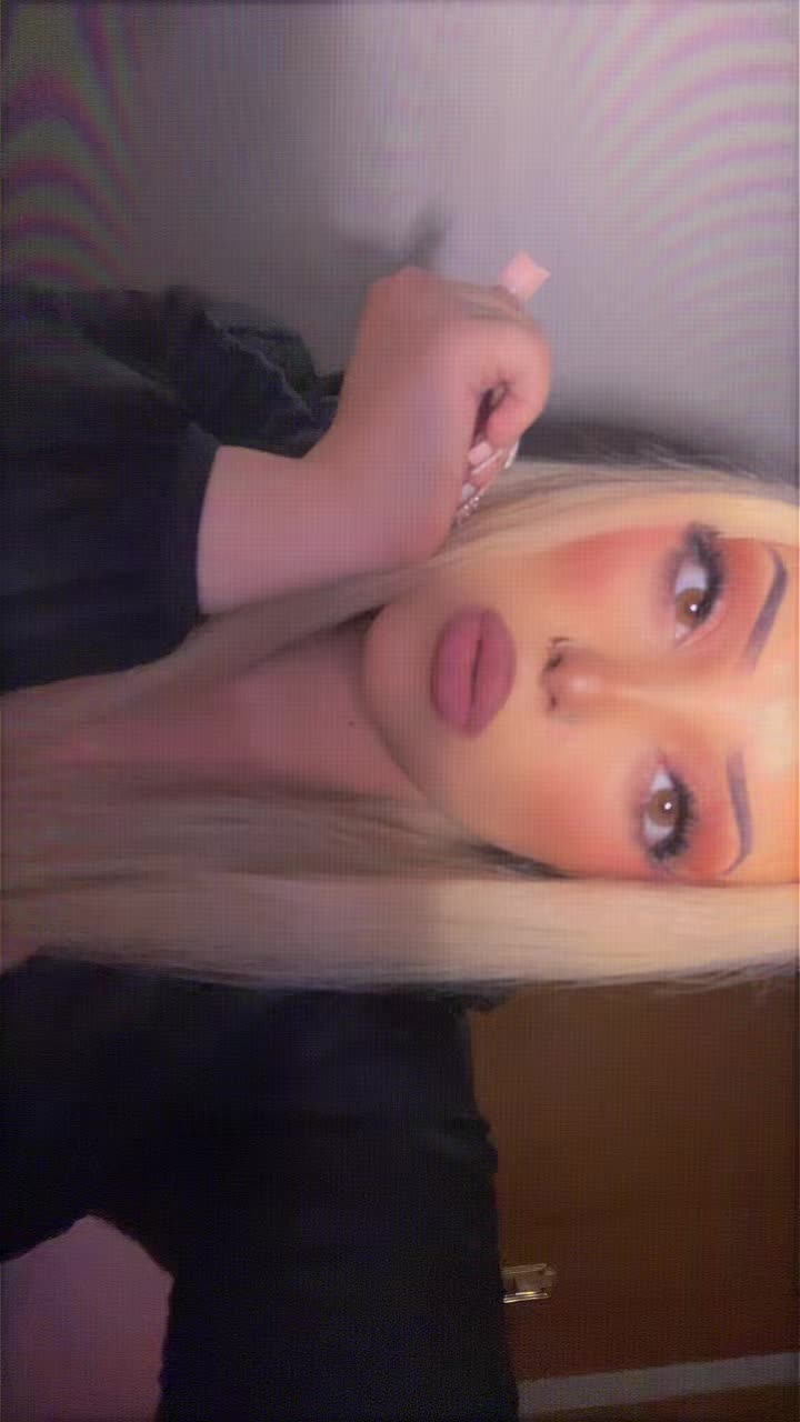 @𝓐𝓲𝓷𝓱𝓸𝓪🎀