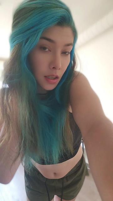 @Thegirlwiththecursemark