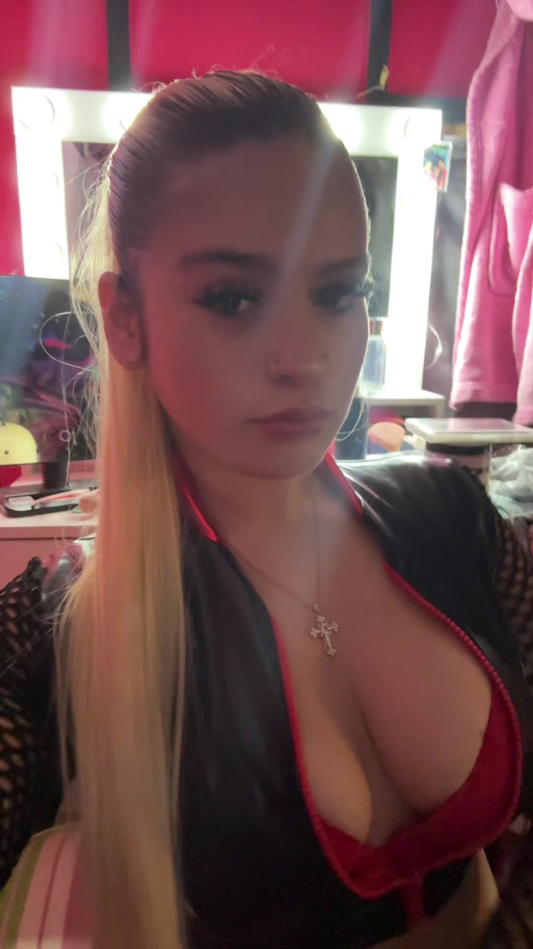 @Claudia โฑ
