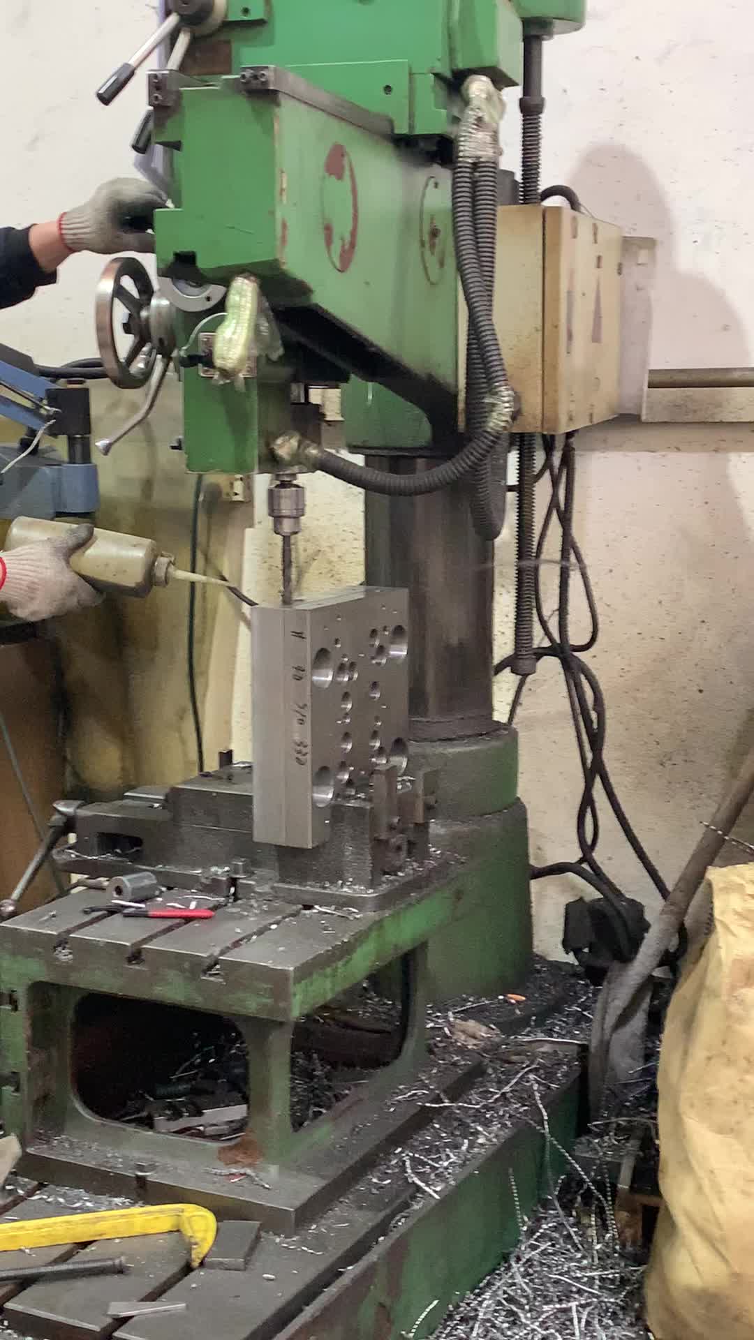 @Artisan Precise Molds