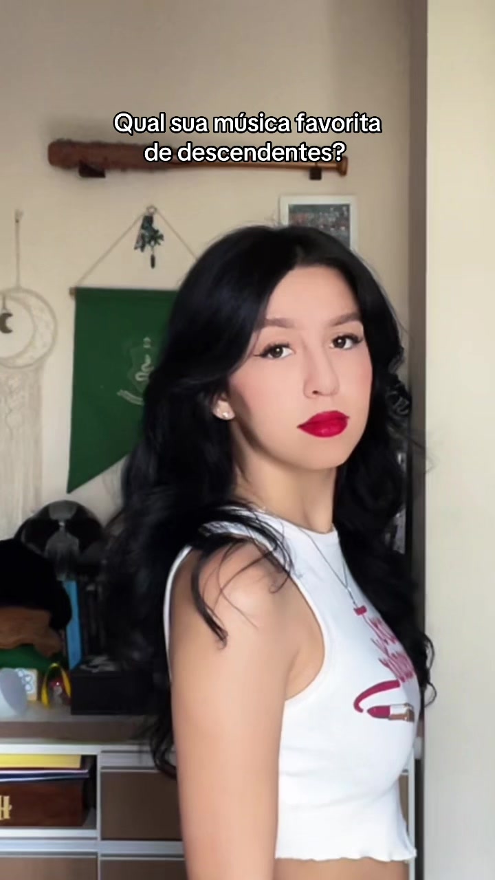 @heyitssliraa