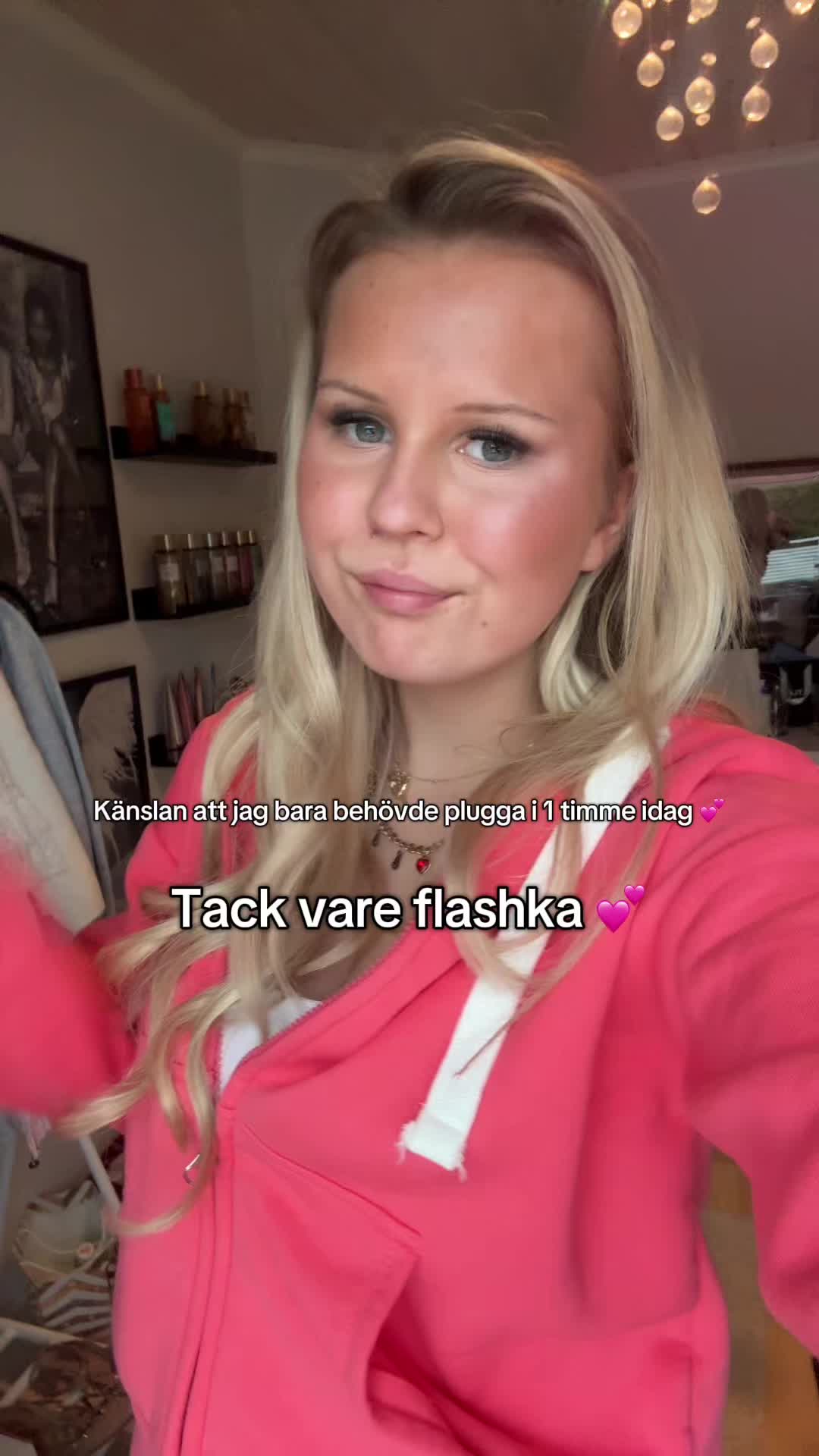 @hollyeklund1