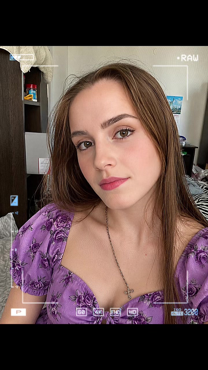 @Emma Watson 🔵
