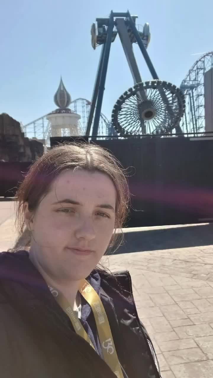 @Emily🎢✈️🏳️🌈