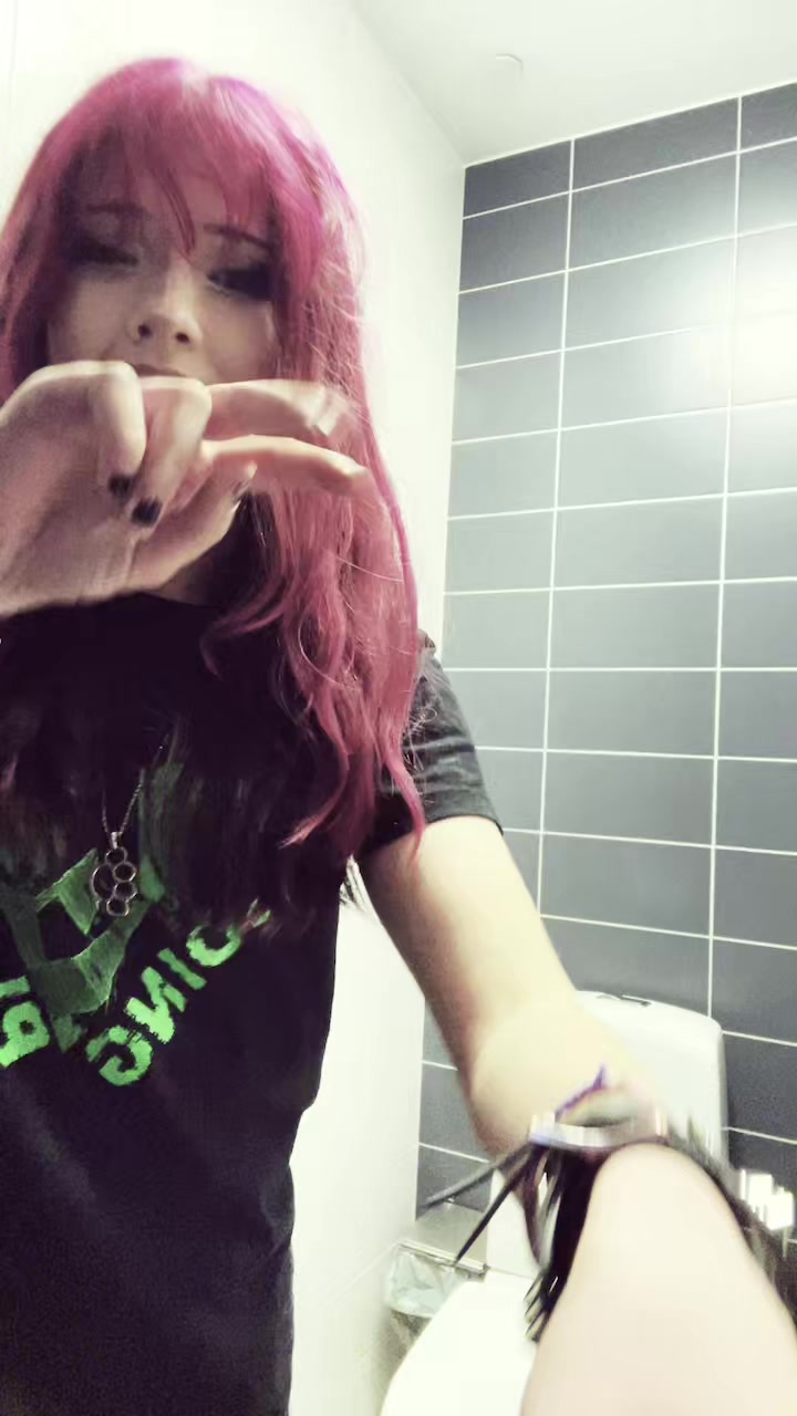 @Hilda (så nära får ingen gå)
