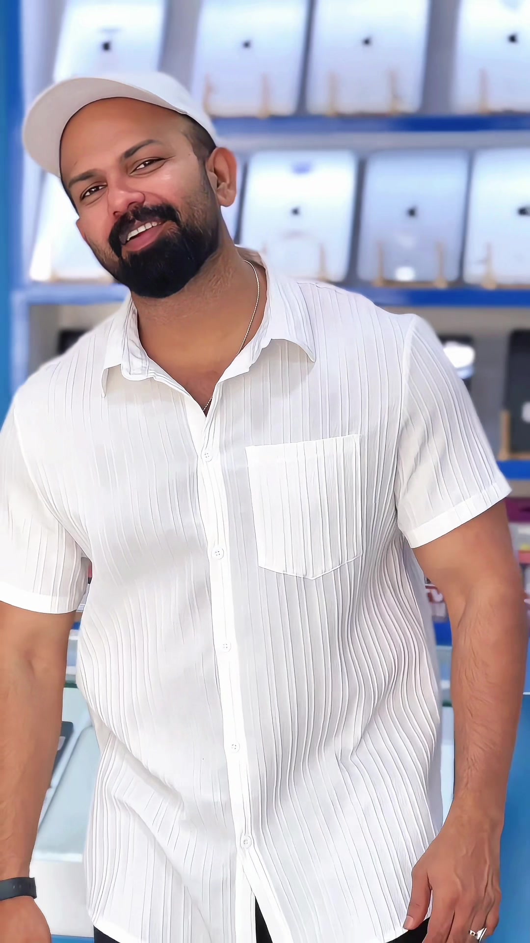 @👑തൊപ്പിക്കാരൻ👑