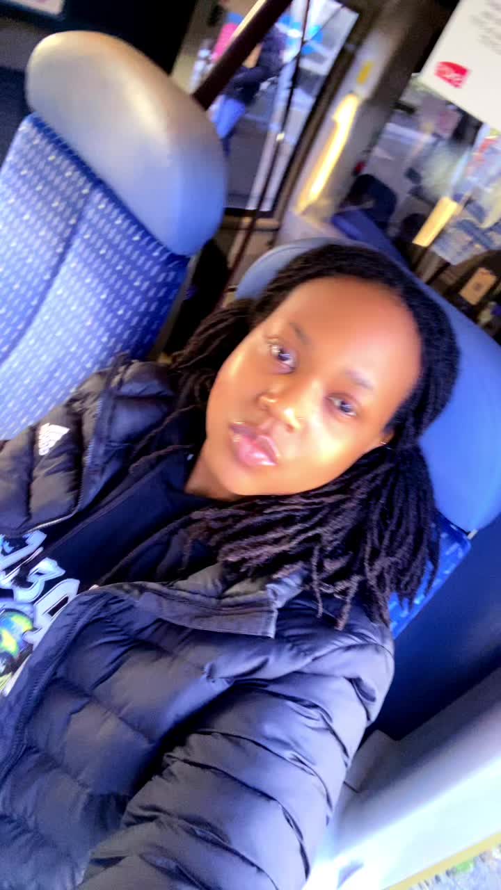 @launa🇿🇼🇫🇷