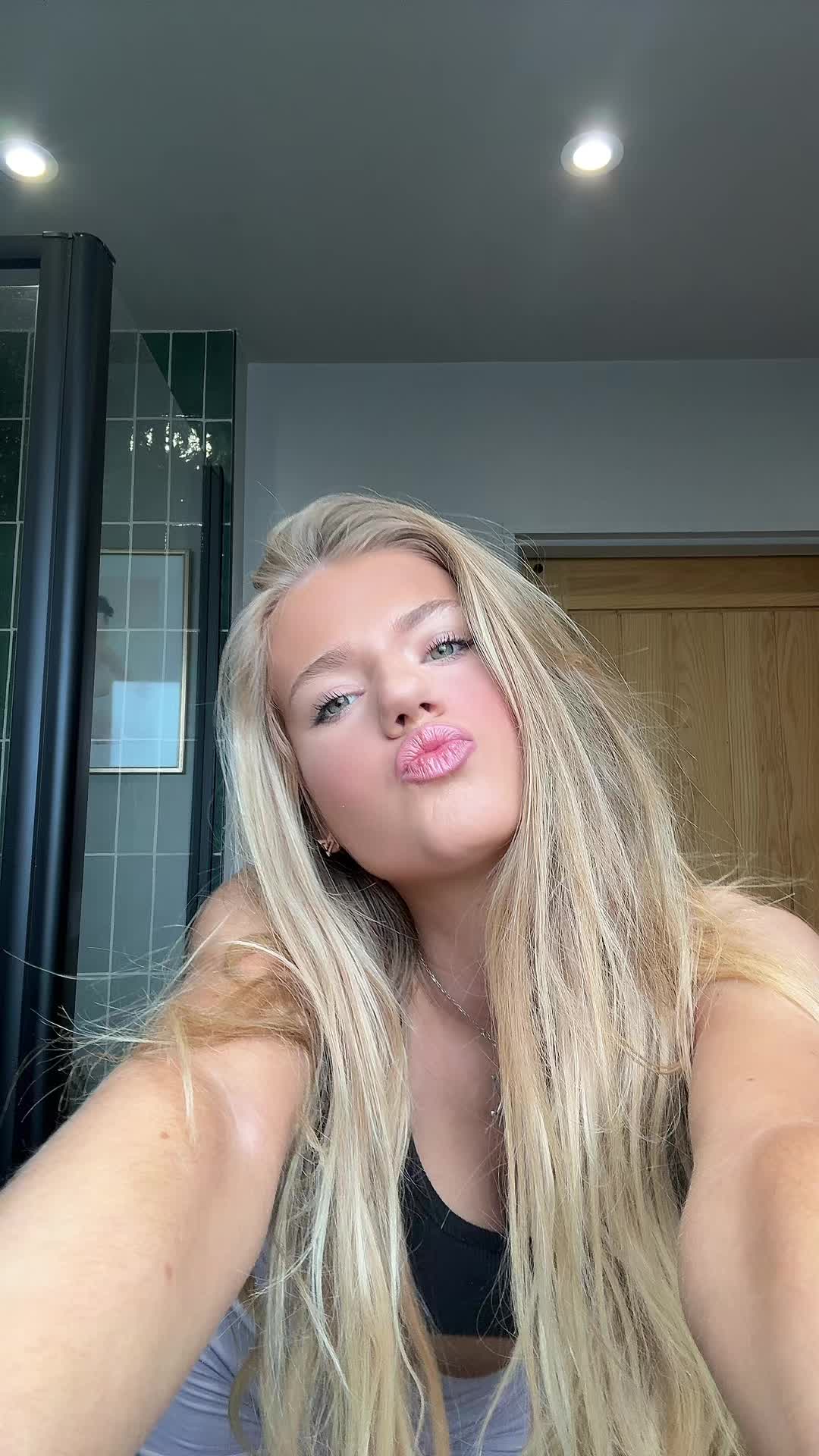 @😈