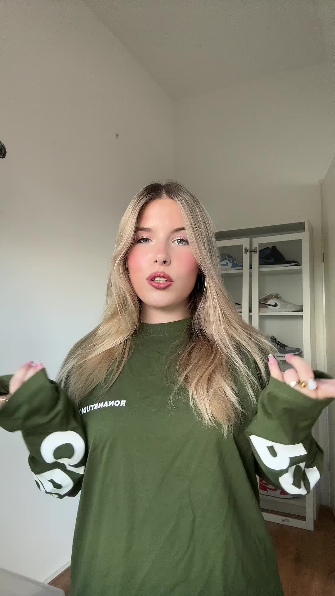 @𝓬𝓱𝓪𝓻𝓵𝓸𝓽𝓽𝓮