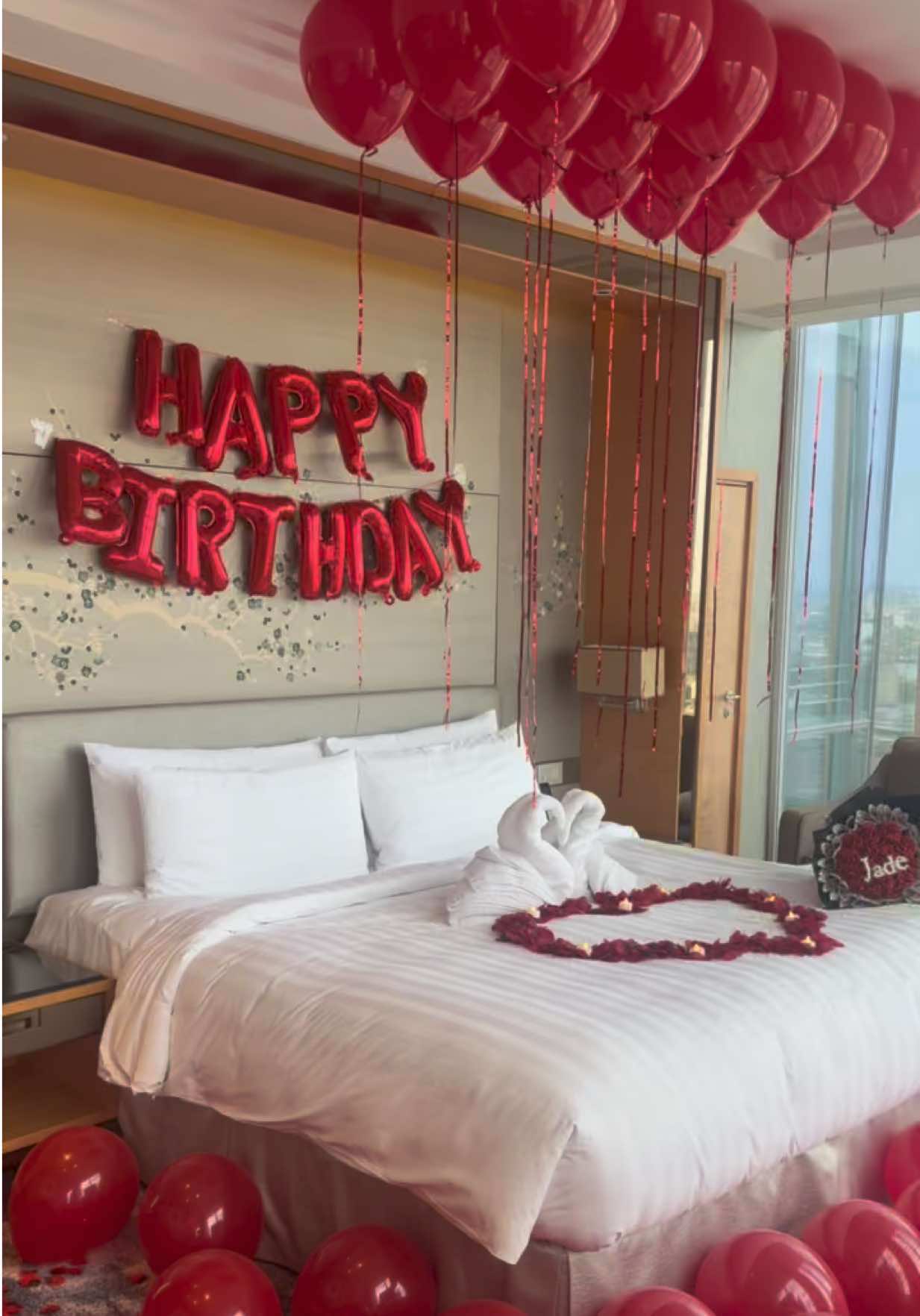 @littleballoonscompany ♛