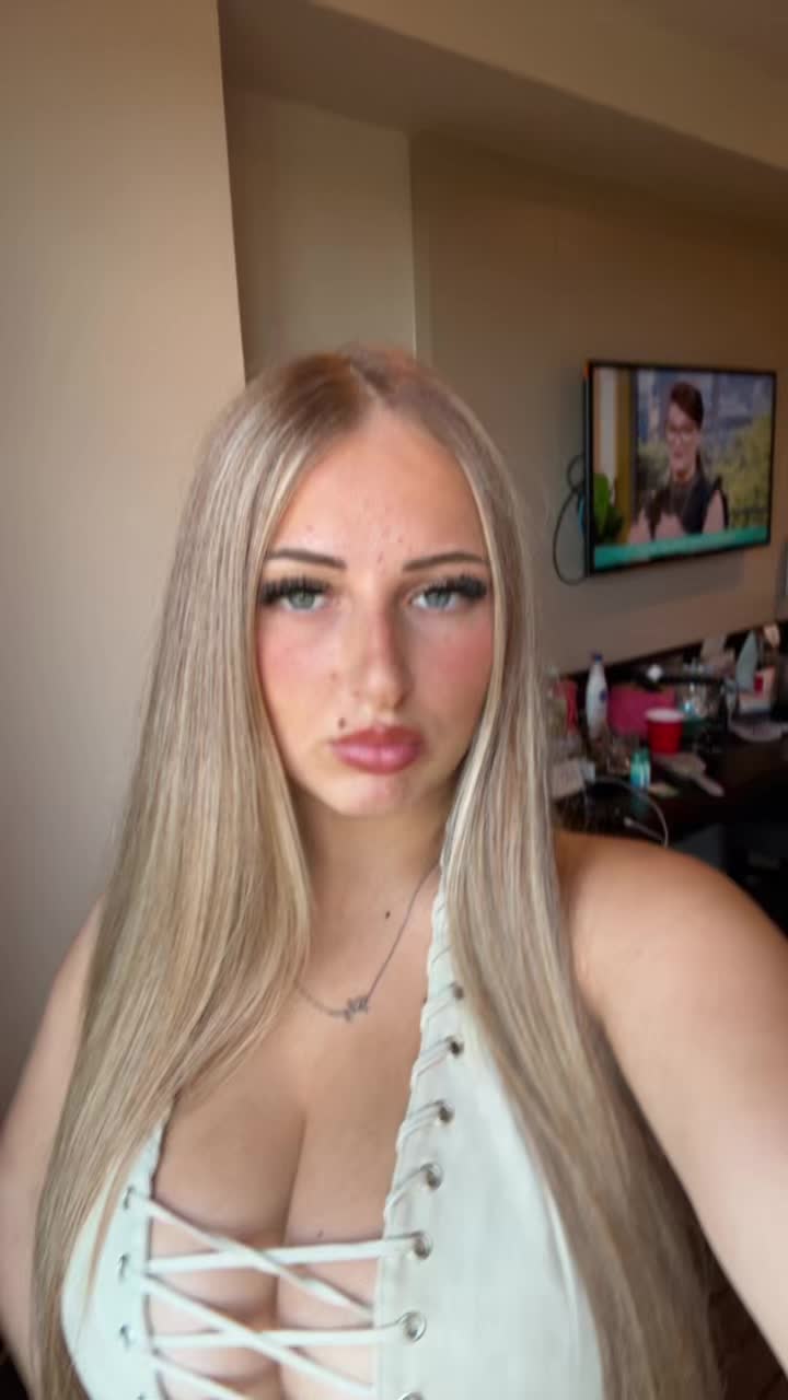 @skyeblossomx