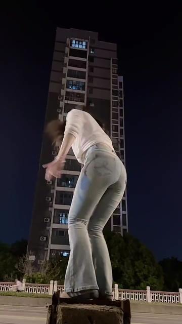 @🇨🇳Yiru(back dance)