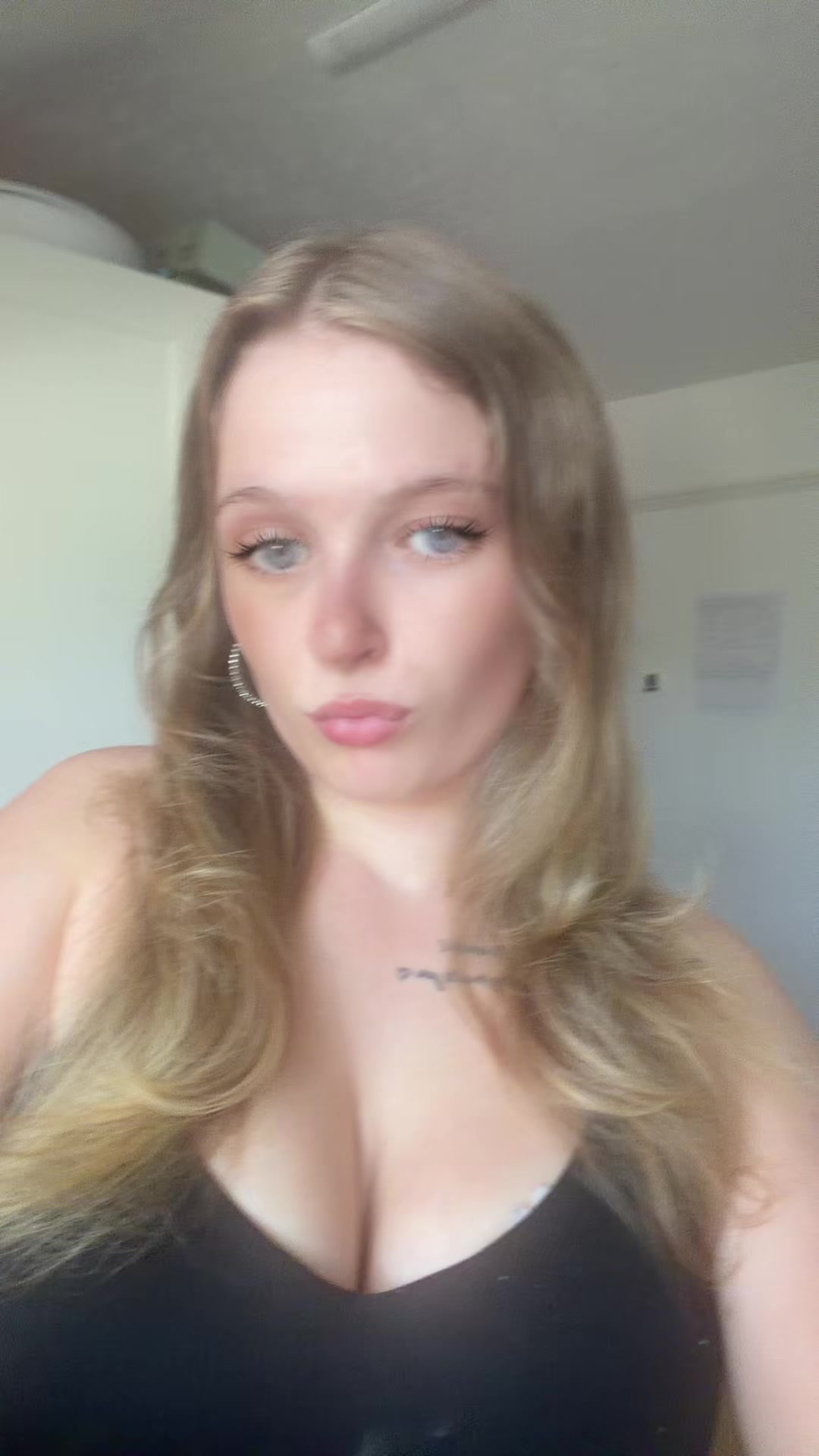 @tinytaraxo