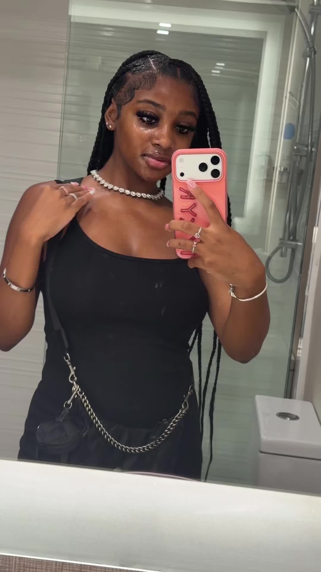 @QUEEN MIRA🫦