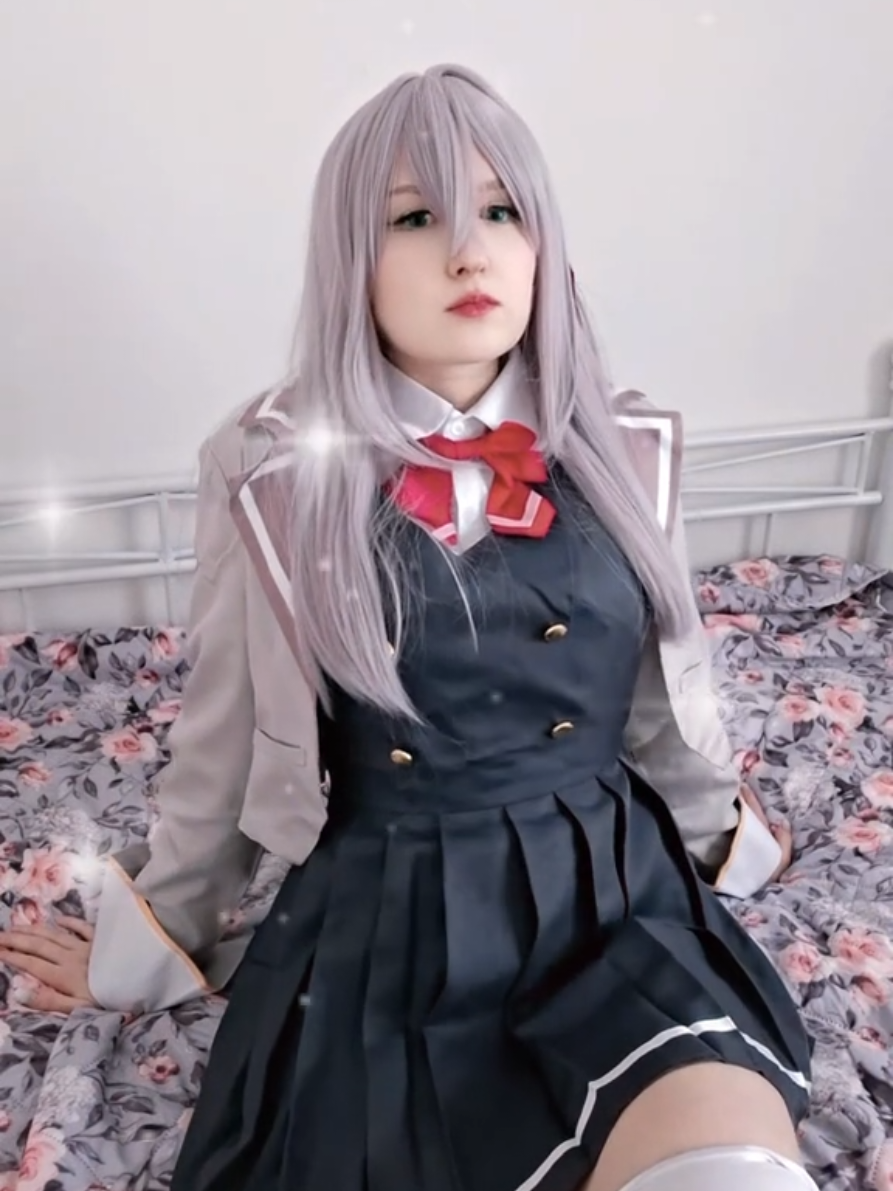 @Yυzυ 𑣲⋆。˚