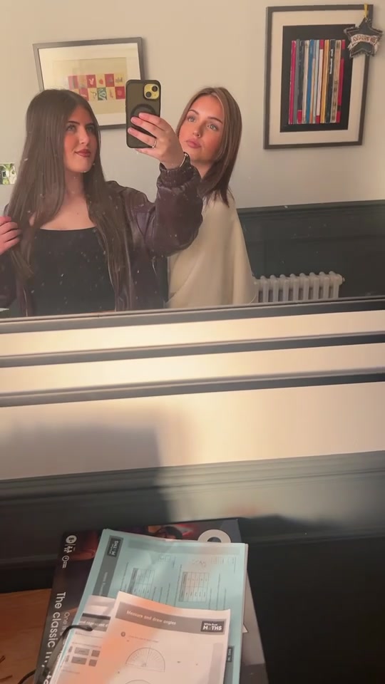 @phoebebolton0