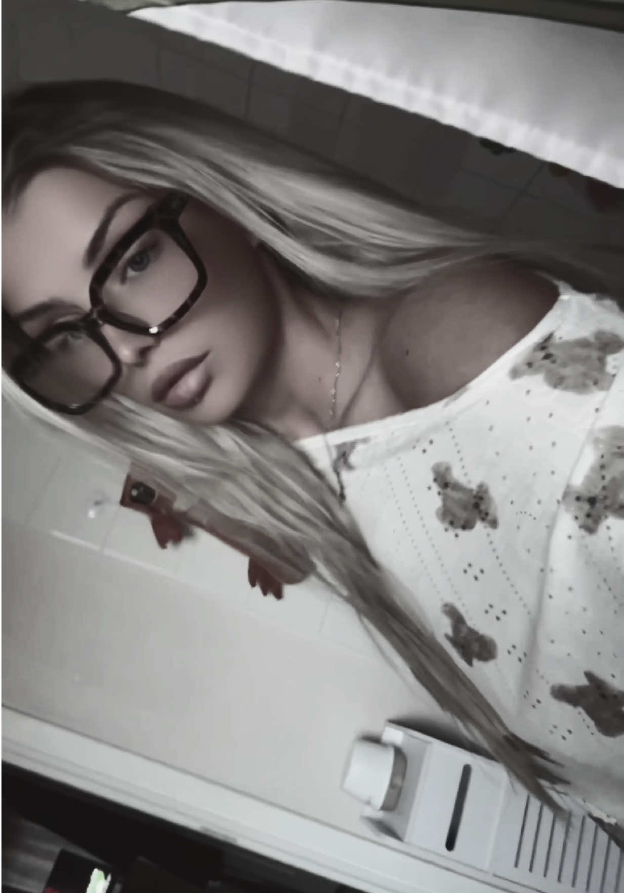 @𝐿𝑒𝒶