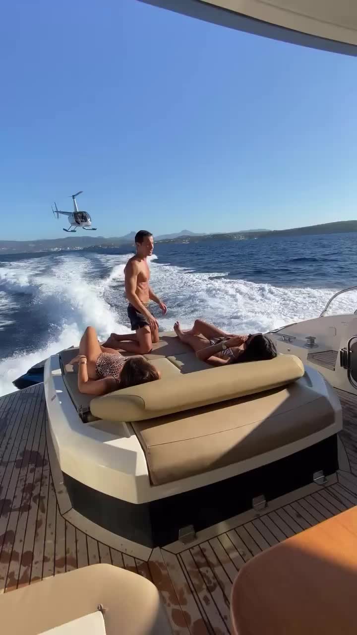 @extraibiza