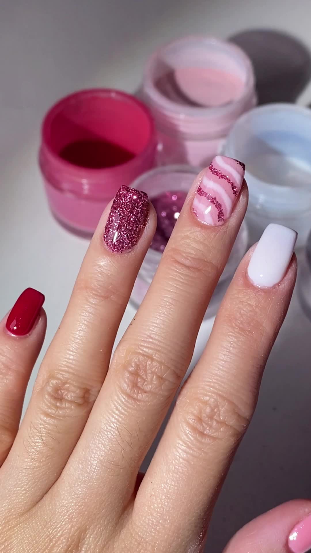 @Sharon_dipnails