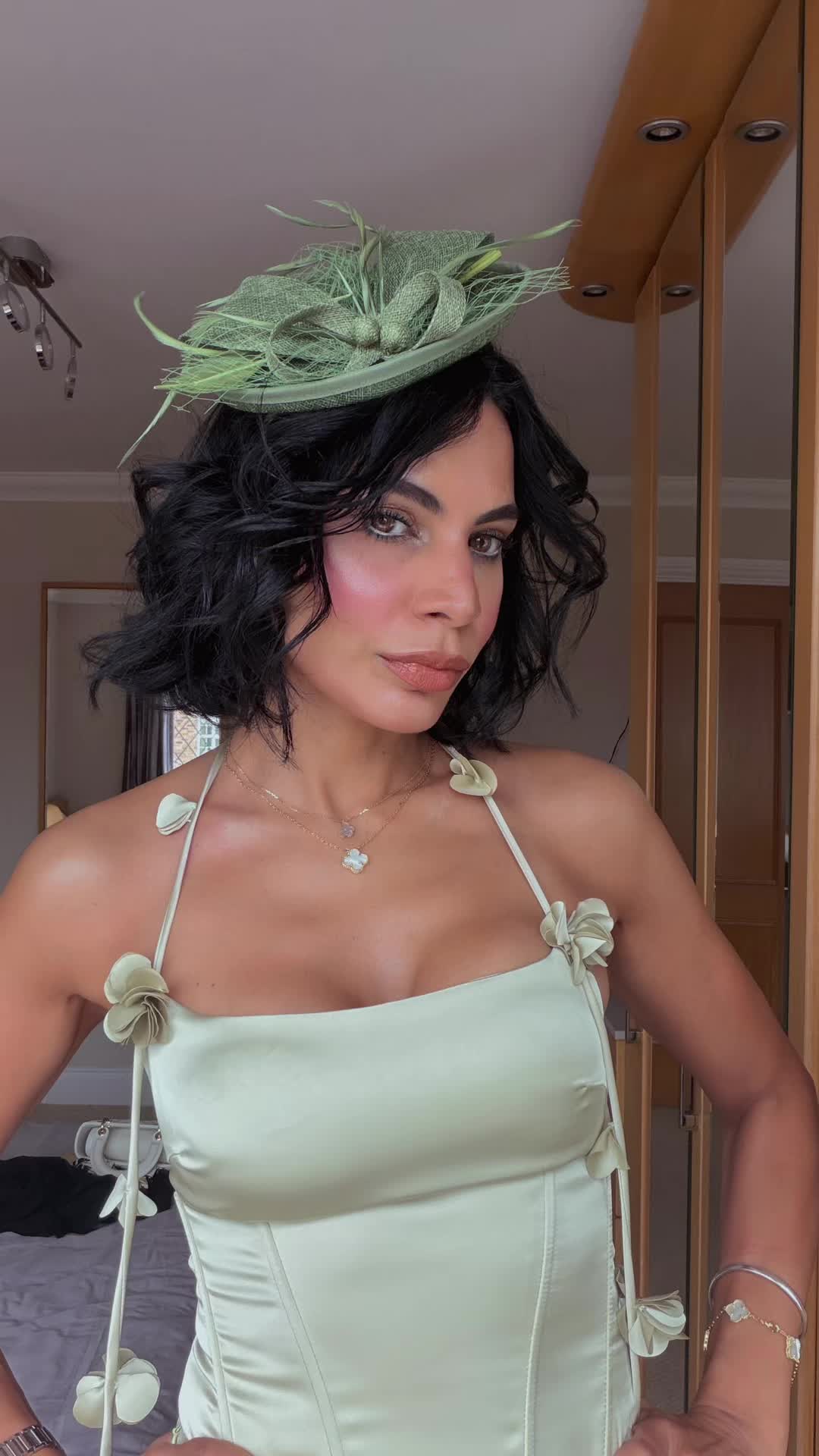 @Looks_by_ridgey