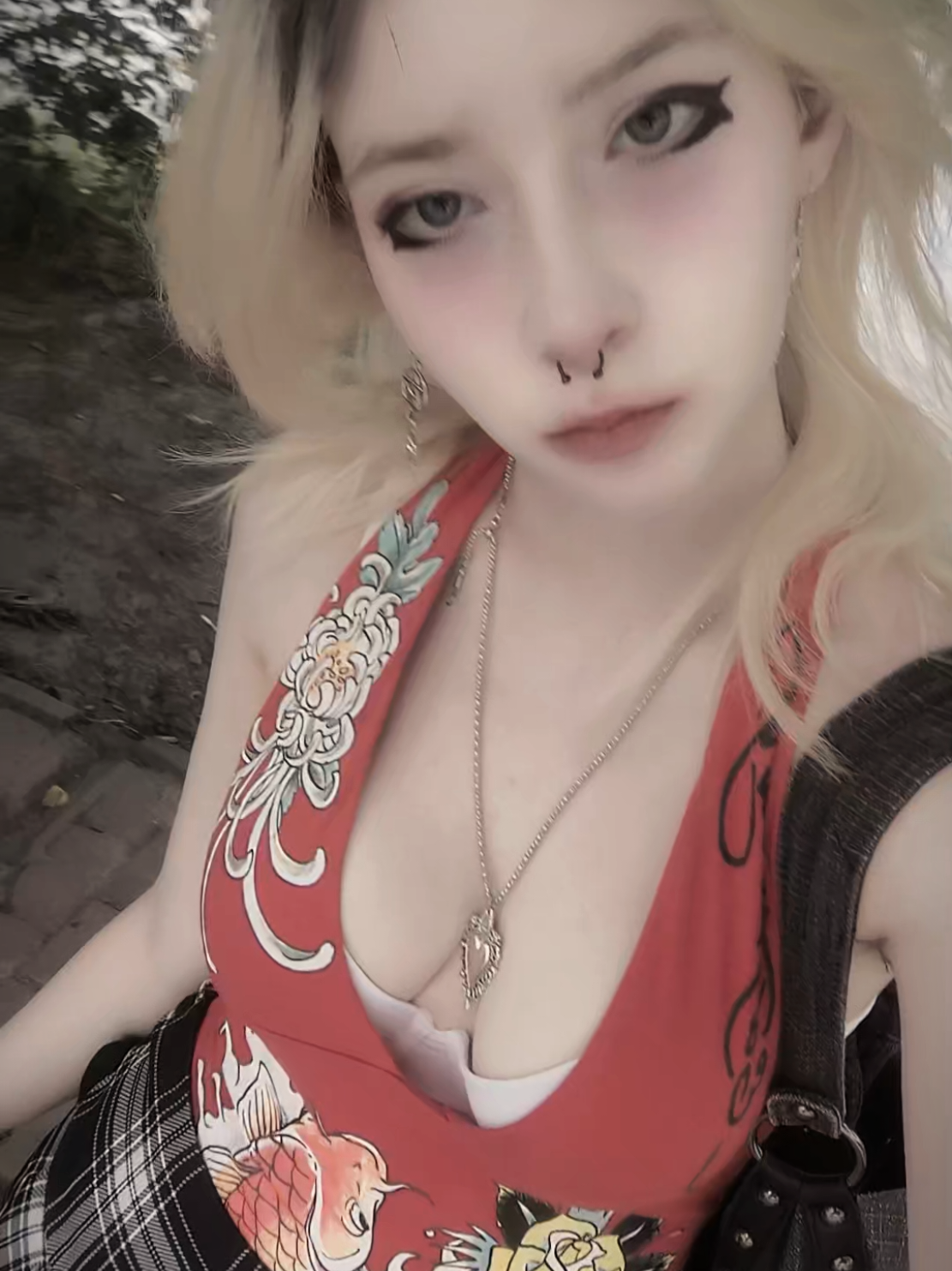 @(^^)