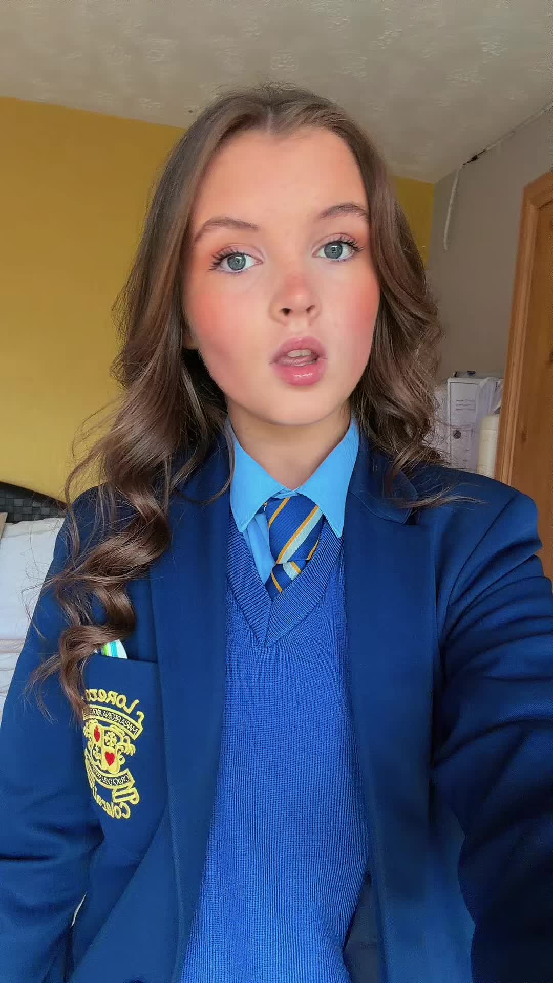 @orla n&iacute; dhu&iacute;ne 🤍🌼