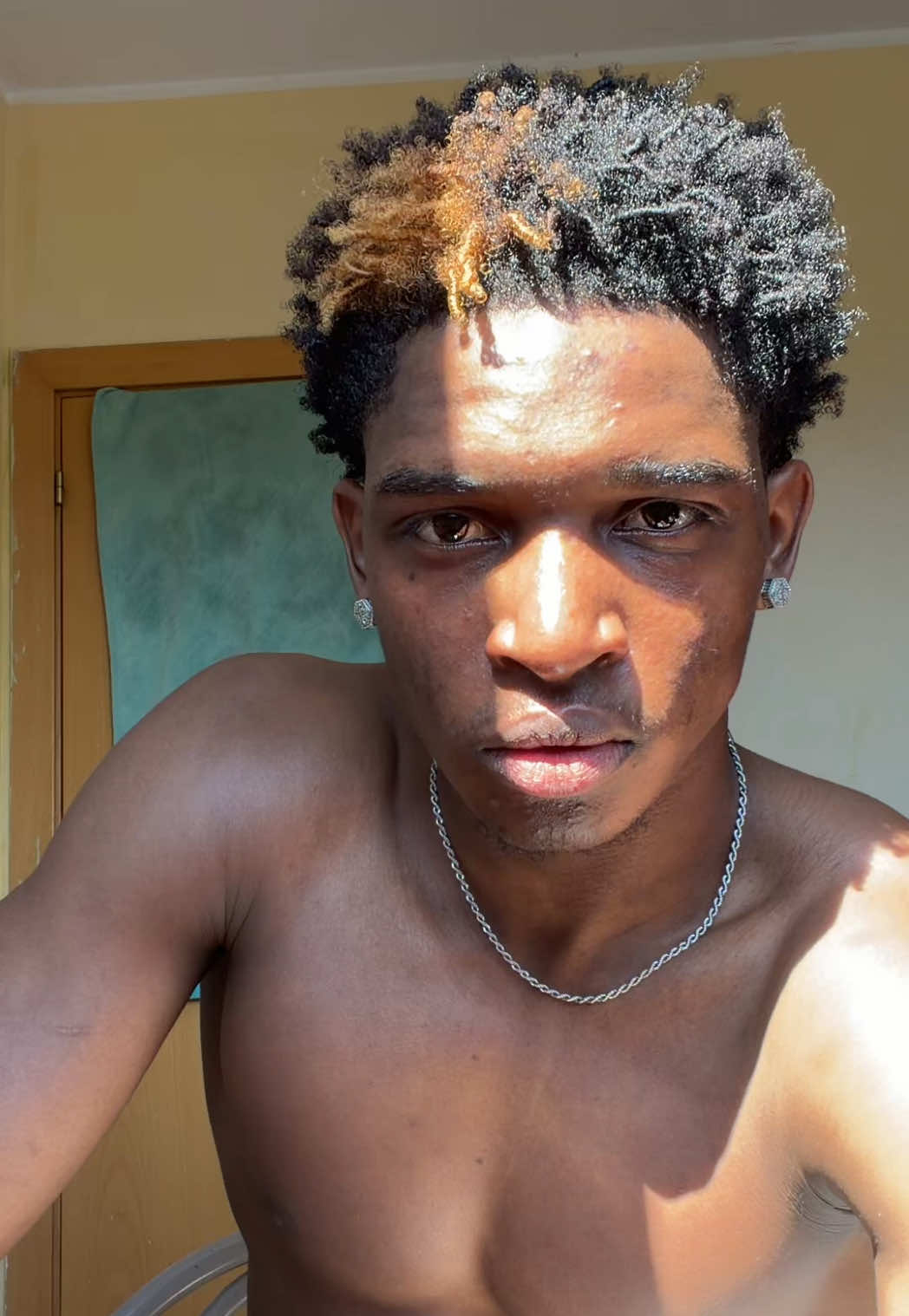 @MAXWELL IREDIA 🇳🇬🇩🇴🇧🇷