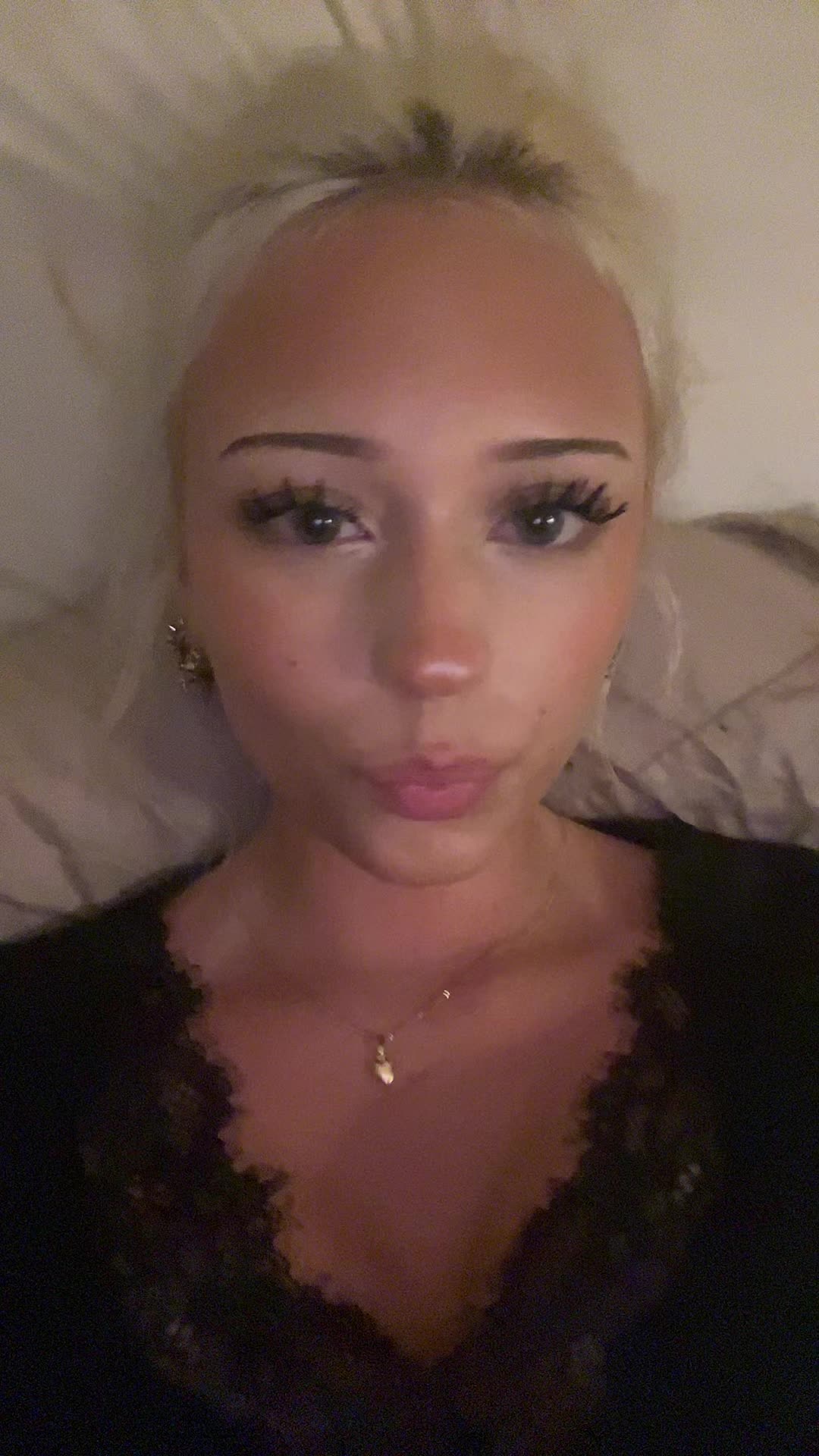 @⃟
