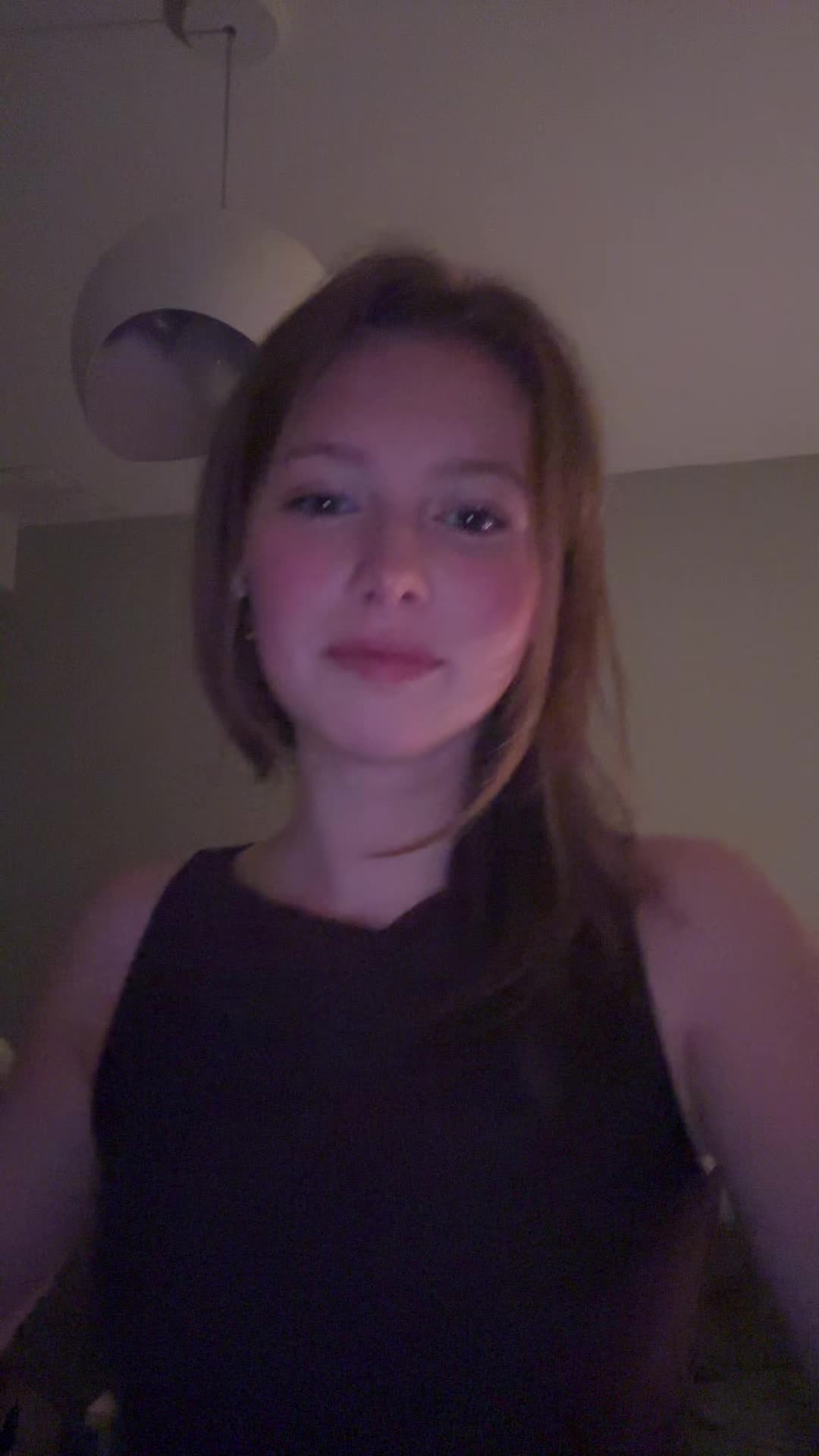 @leoniee