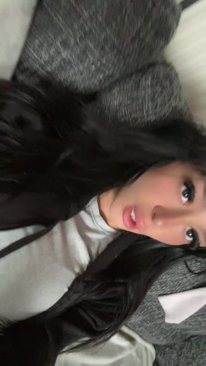 @elleahmelling