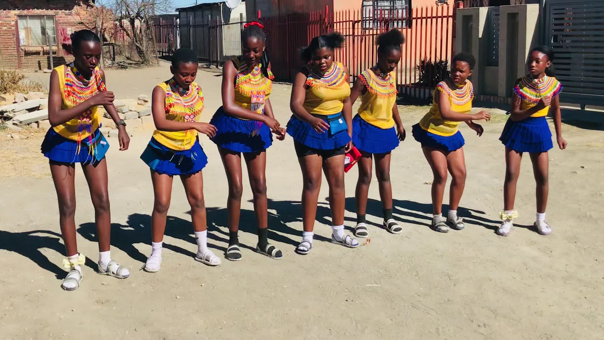 @LadyHlehleNtuli